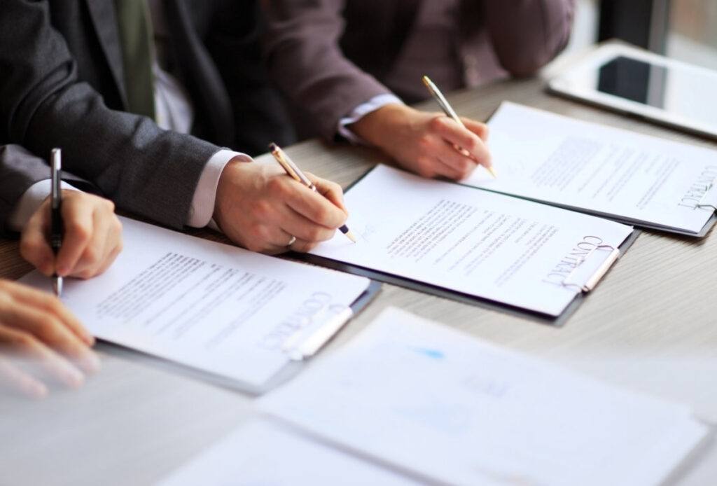 Договорное право в Беларуси-2025: новые правила заключения и расторжения контрактов